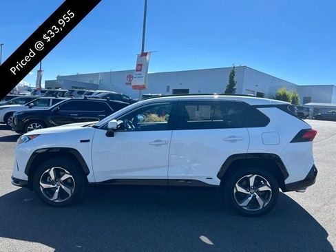Used 2021 Toyota RAV4 SE w/ Weather & Moonroof Package AWD/4WD image 6