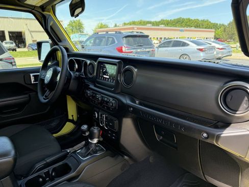 Used 2023 Jeep Wrangler Unlimited Sport AWD/4WD image 29