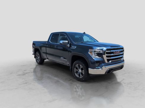 Used 2020 GMC Sierra 1500 SLE w/ X31 Off-Road Package AWD/4WD image 2