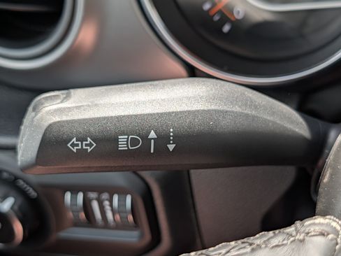 Used 2022 Jeep Wrangler Sport AWD/4WD image 32