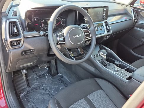 Used 2022 Kia Sorento LX image 12