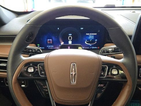 Used 2025 Lincoln Aviator Reserve w/ Equipment Group 201A AWD/4WD image 31