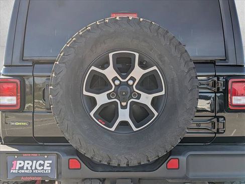 Used 2021 Jeep Wrangler Unlimited Rubicon w/ Cold Weather Group image 7