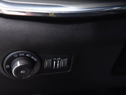 Used 2022 Jeep Compass Limited image 16