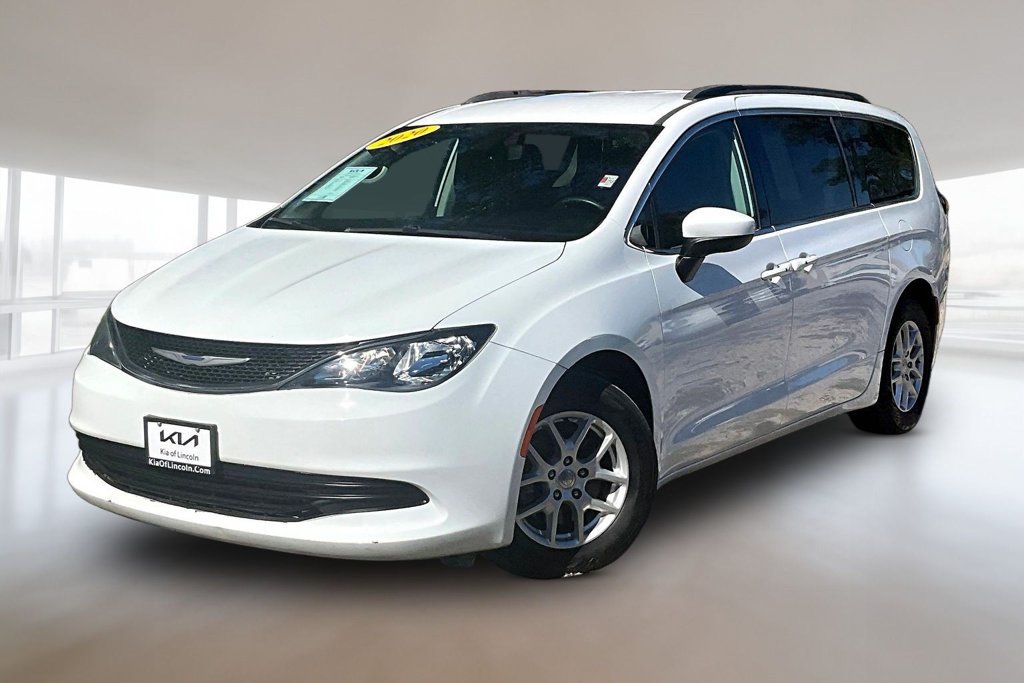 Used 2020 Chrysler Voyager Lxi FWD image 1
