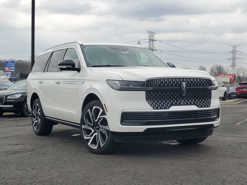 New 2026 Lincoln Navigator Reserve AWD/4WD image 1