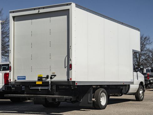 New 2026 Ford E-450 and Econoline 450 Super Duty w/ Power Equipment Group image 4