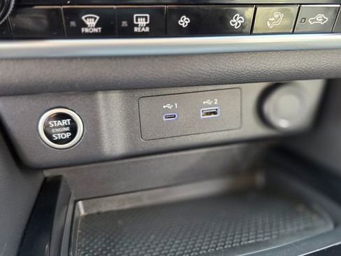 Used 2023 Nissan Rogue SV FWD image 31