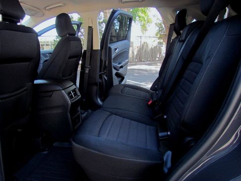 Used 2021 Ford Edge SE image 34