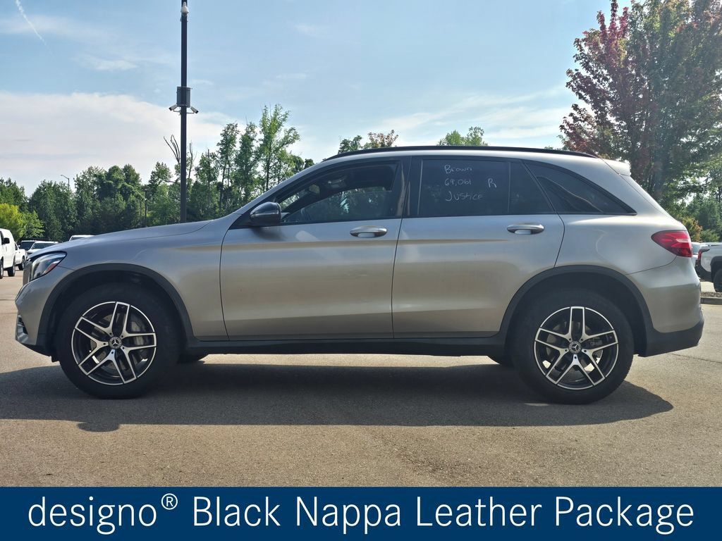 Used 2019 Mercedes-Benz GLC 300 4MATIC image 4