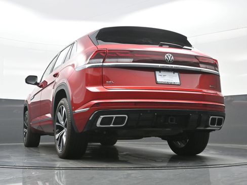 Used 2024 Volkswagen Atlas Cross Sport SEL Premium R-Line image 30