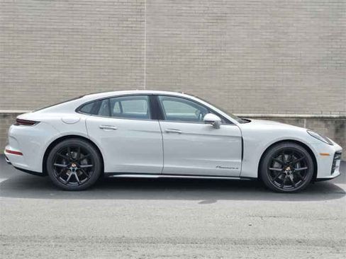 New 2025 Porsche Panamera 4 image 33