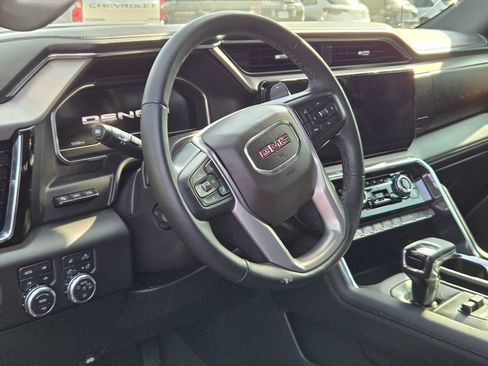 Used 2025 GMC Sierra 1500 Denali w/ Denali Reserve Package AWD/4WD image 8