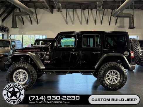 Used 2025 Jeep Wrangler Unlimited Rubicon AWD/4WD image 8