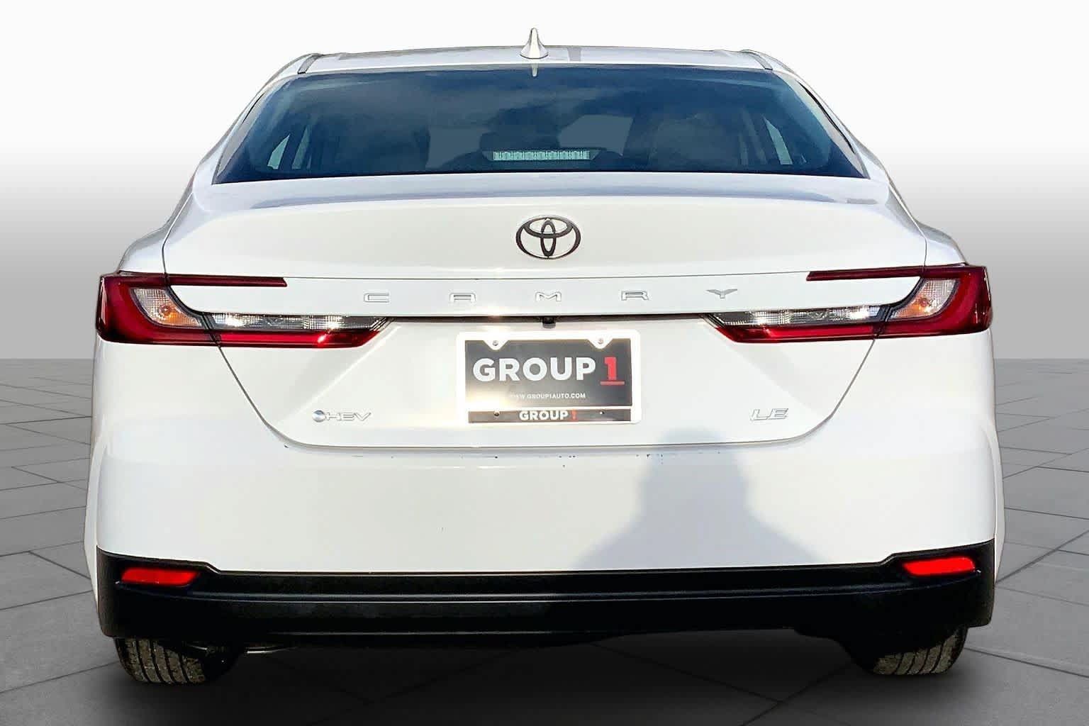 Used 2025 Toyota Camry LE FWD image 5