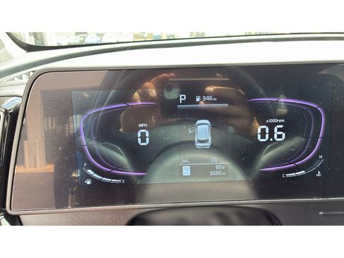 Used 2025 Kia Sportage EX FWD image 15