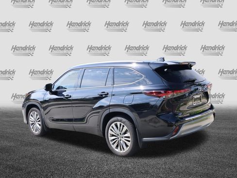 Used 2025 Toyota Highlander Platinum AWD/4WD image 7
