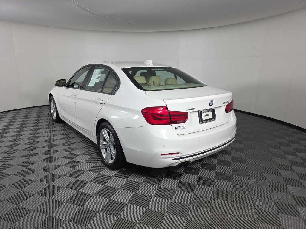 Used 2016 BMW 328i xDrive Sedan AWD/4WD image 3