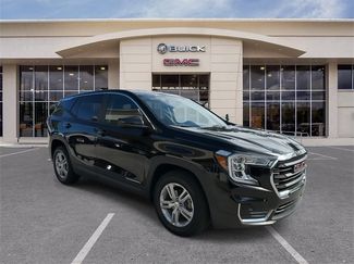 Used 2023 GMC Terrain SLE video 2