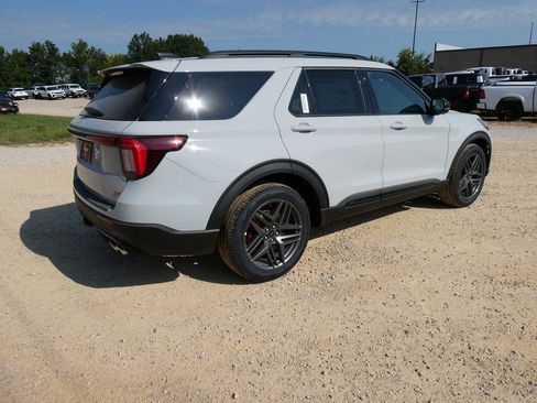 New 2027 Ford Explorer ST AWD/4WD image 4
