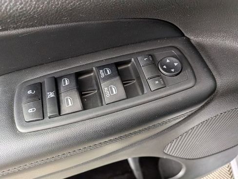 Used 2018 Jeep Grand Cherokee Altitude image 13