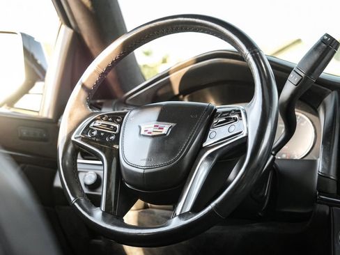 Used 2019 Cadillac Escalade Platinum image 14