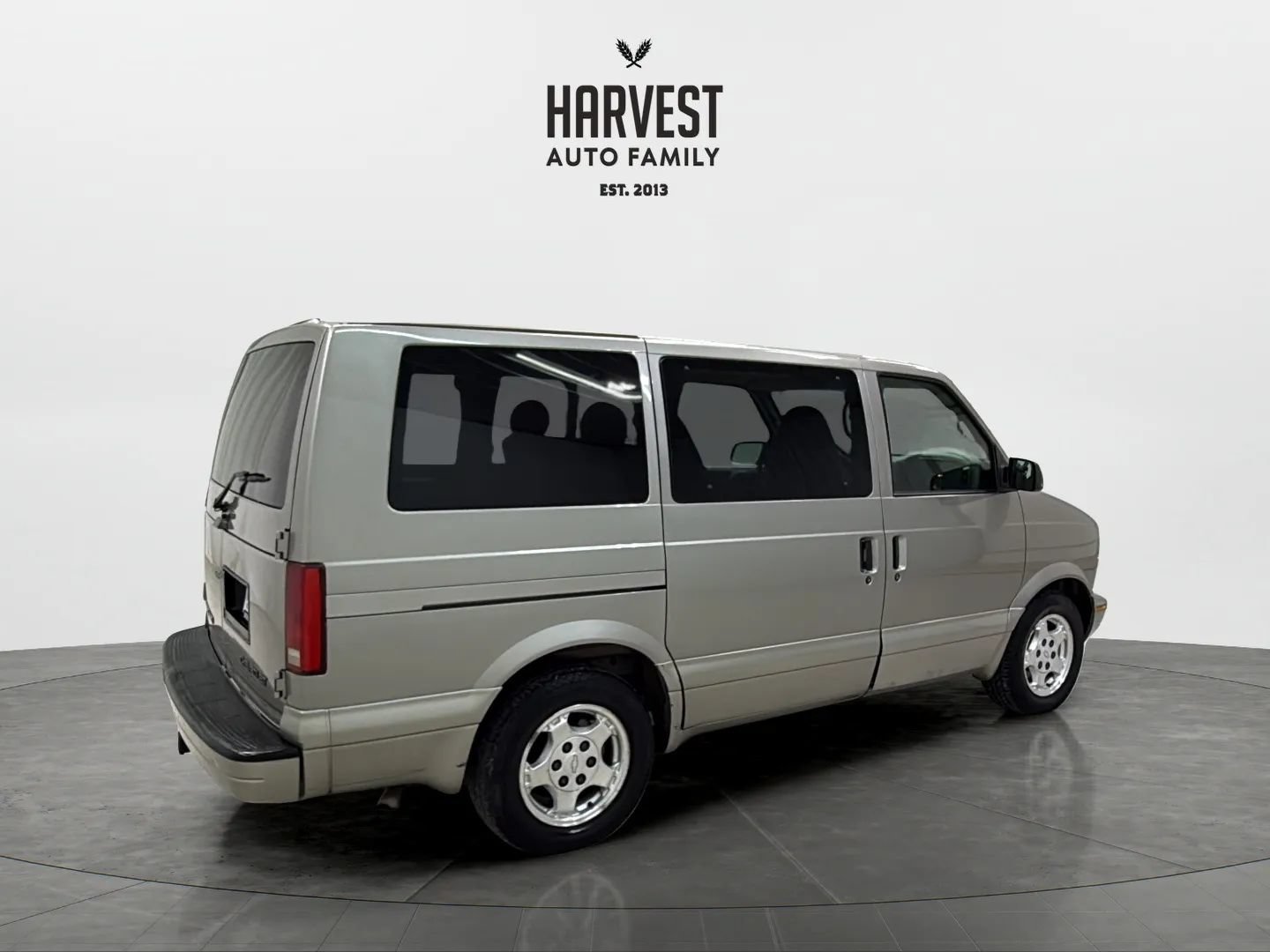 Used 2004 Chevrolet Astro Passenger AWD w/ LS Preferred Equipment Group image 7