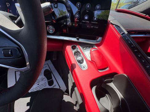 Used 2022 Chevrolet Corvette Stingray Premium Conv w/ Z51 Performance Package RWD image 18