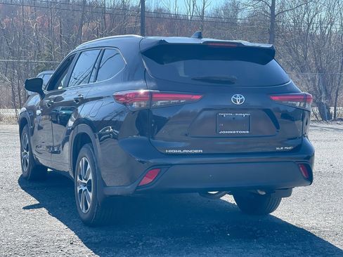 Used 2023 Toyota Highlander XLE AWD/4WD image 13