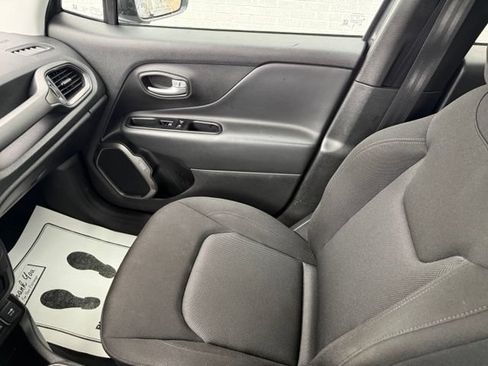 Used 2023 Jeep Renegade Latitude AWD/4WD image 27