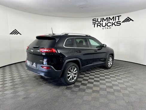 Used 2018 Jeep Cherokee Limited AWD/4WD image 5