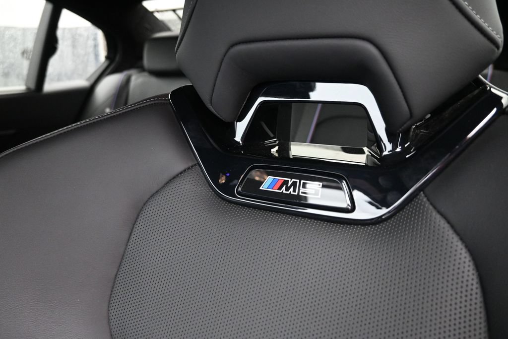 Used 2025 BMW M5 w/ Carbon Package AWD/4WD image 22