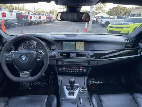 Used 2013 BMW M5 RWD image 6