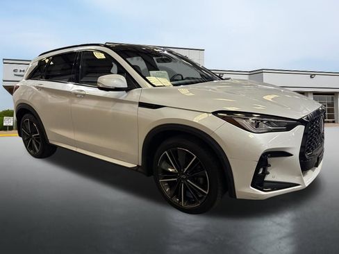 Used 2023 INFINITI QX50 Sport AWD/4WD image 7