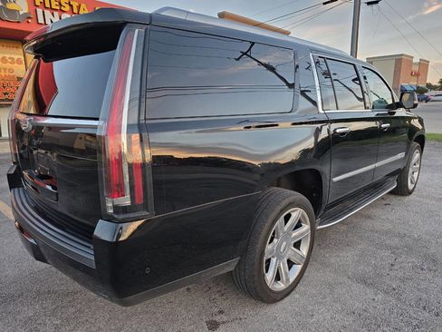 Used 2019 Cadillac Escalade ESV Luxury image 6