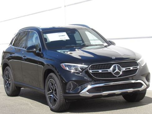 New 2026 Mercedes-Benz GLC 300 4MATIC image 2