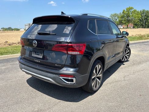 Used 2022 Volkswagen Taos SE AWD/4WD image 11