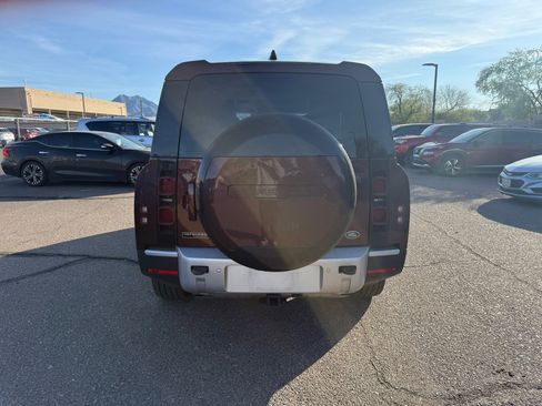Used 2023 Land Rover Defender 130 First Edition image 6