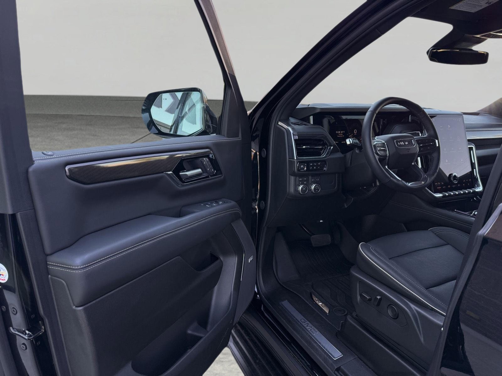 Used 2026 GMC Yukon Elevation AWD/4WD image 20