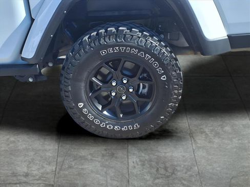 Used 2024 Jeep Gladiator Sport image 7