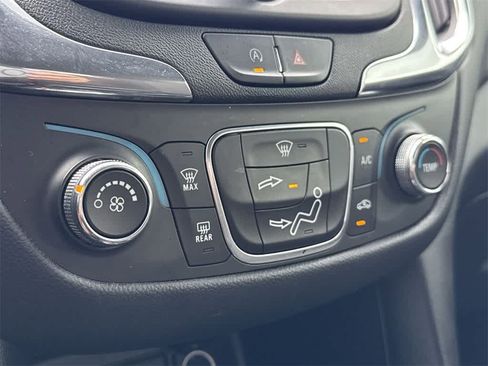 Used 2023 Chevrolet Equinox LT image 20