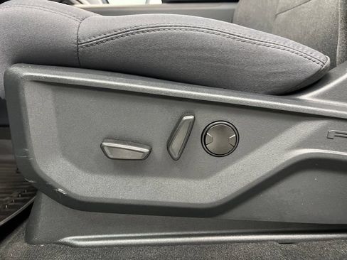 Used 2025 Ford Expedition Active RWD image 13