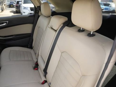 Used 2015 Ford Edge SEL image 13