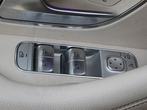 Used 2021 Mercedes-Benz GLE 350 w/ Premium Package image 20