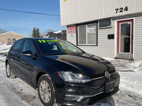 Used 2019 Volkswagen Golf S image 1