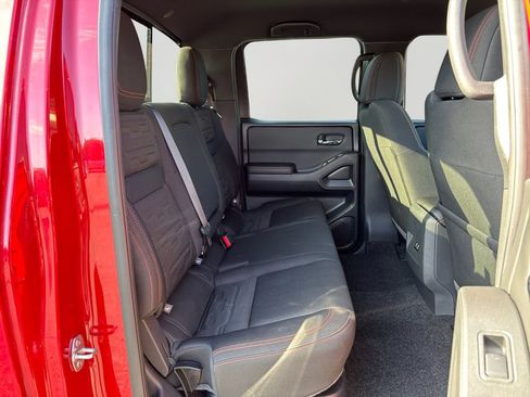 Used 2025 Nissan Frontier PRO-4X AWD/4WD image 13
