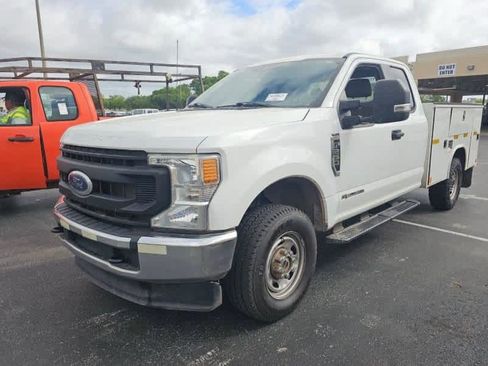 Used 2022 Ford F250 XL w/ Power Equipment Group AWD/4WD image 1