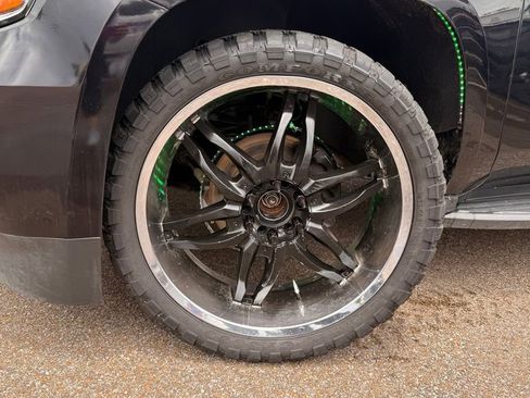 Used 2019 Chevrolet Tahoe LT AWD/4WD image 12