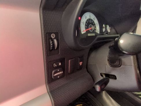 Used 2010 Toyota FJ Cruiser 4WD image 11