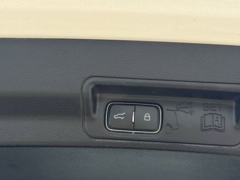 Used 2021 Ford Explorer Limited w/ Hybrid Equipment Group 310A AWD/4WD image 37